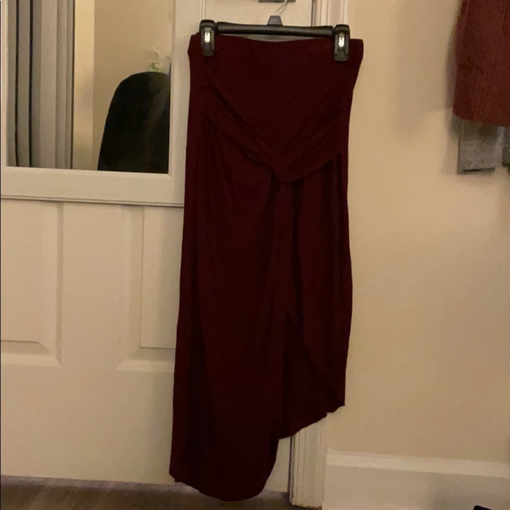 High-low skirt with slit